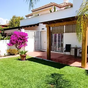 Con Jardin Y Piscina En Playa Apartamento Estepona